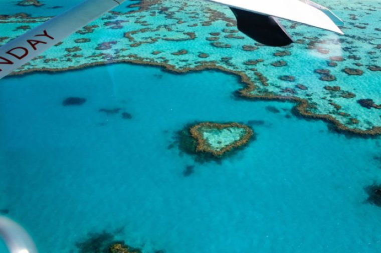 2020_WYS_Whitsundays_HeartReef_GreatBarrierReef_AirHelicopterAndBalloons